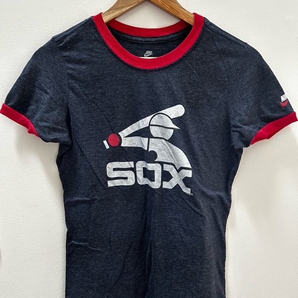 White Sox Nike womens Navy and Red Graphic T-Shirt - Picture 1 of 3